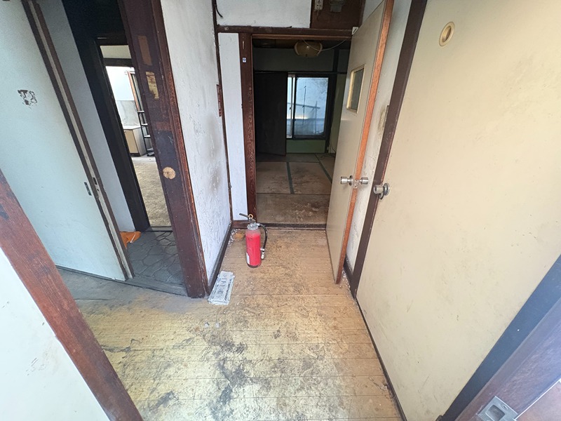 東栄荘 玄関