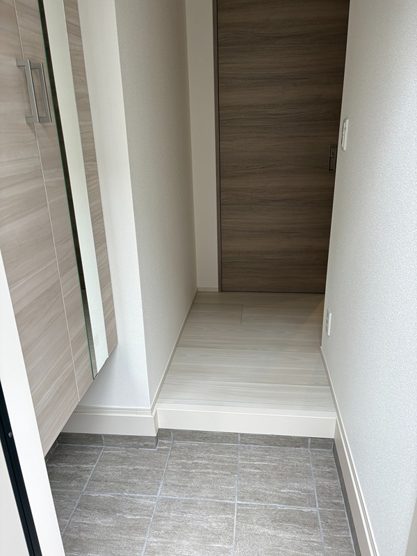 フローラ 玄関