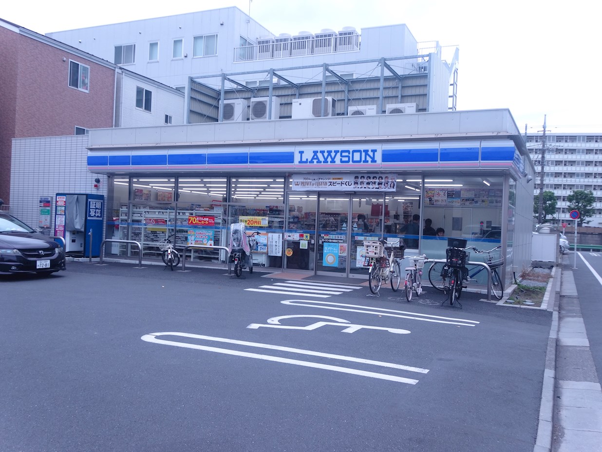 ディアレイシャス東京サウスパレス コンビニ