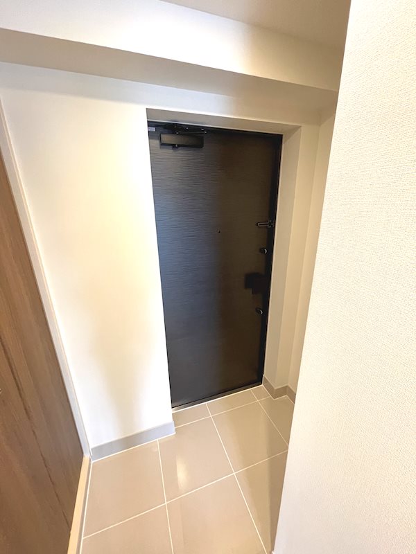 ディアレイシャス横浜吉野町 玄関