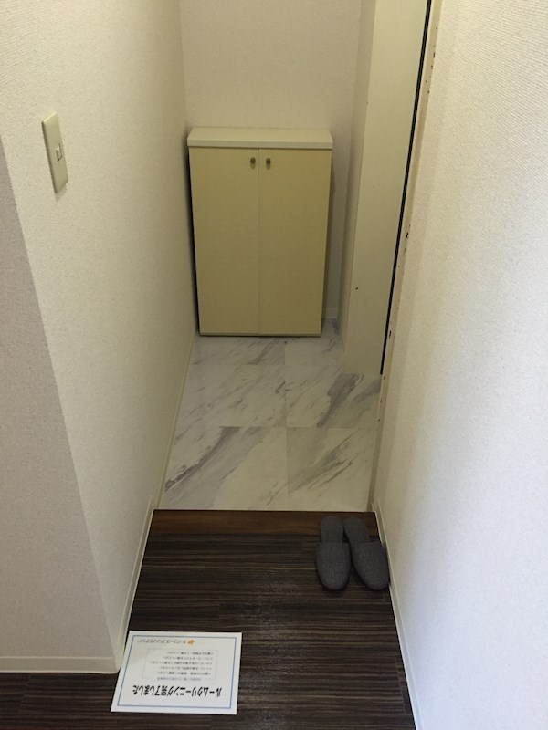 オーシャンヒルズ東山   玄関