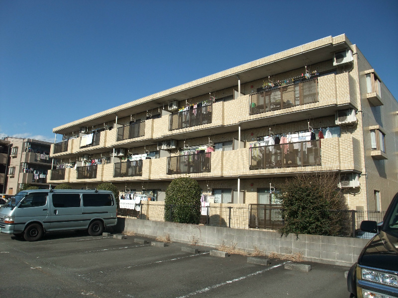 ルミエール高幡 201号室 外観