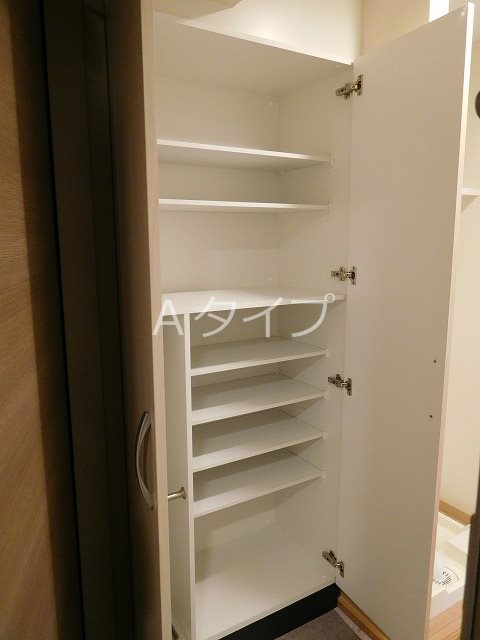 リリィパワーズレジデンスセンター南 リビング