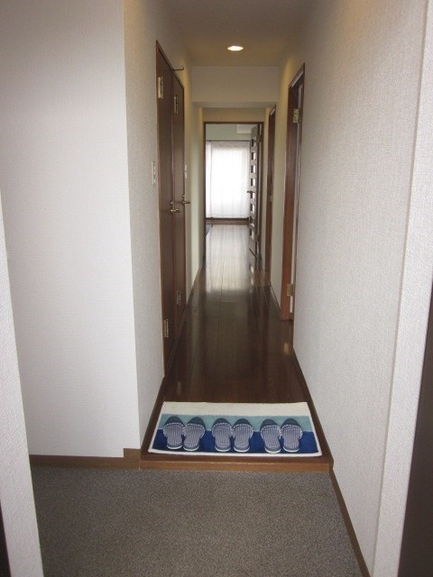 シャトレープランドール 玄関