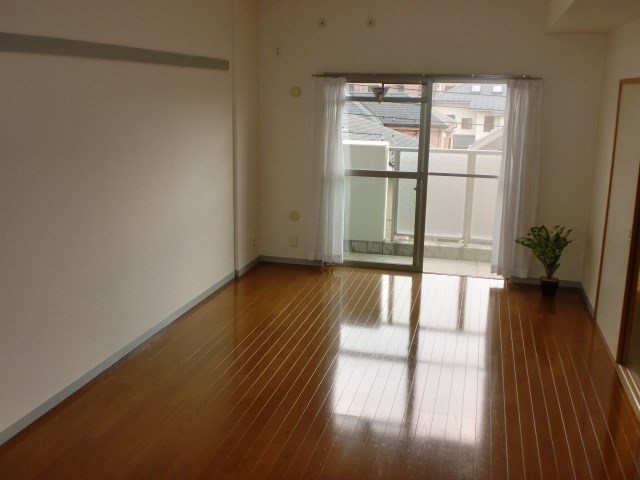 ガーデンハイツ大坂上 リビング