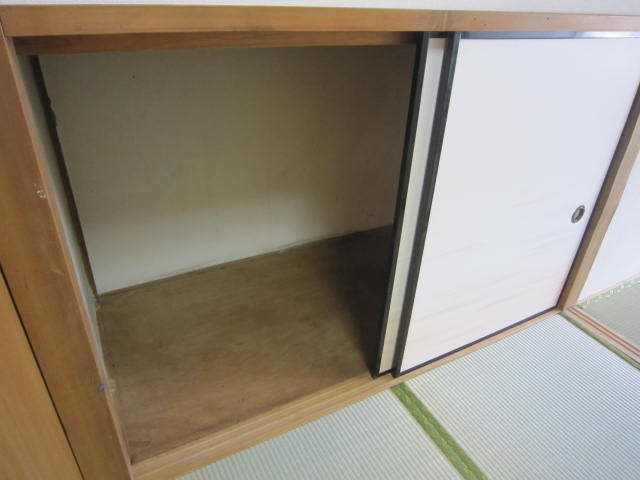 日枝荘 収納