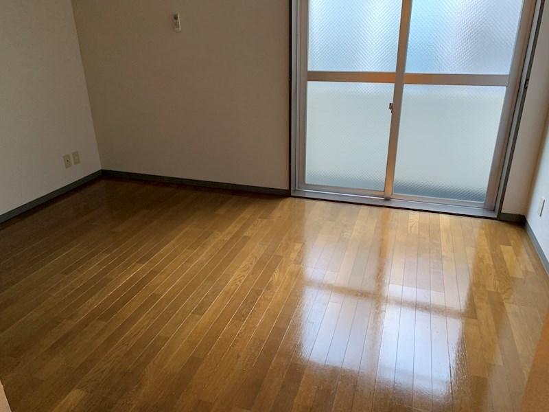 オーシャンヒルズ東山   リビング