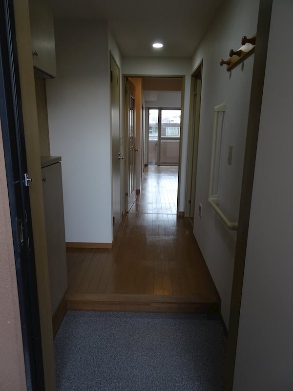 フォーエレメンツ竹の塚 玄関