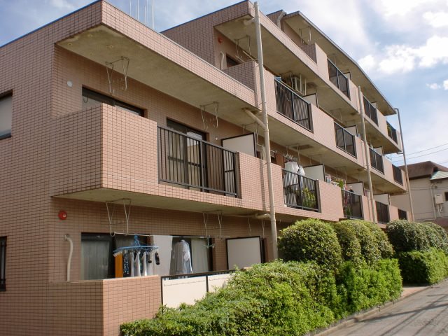 ファミーユ柳沢 202号室 外観