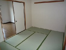 パインホームズ ベッドルーム