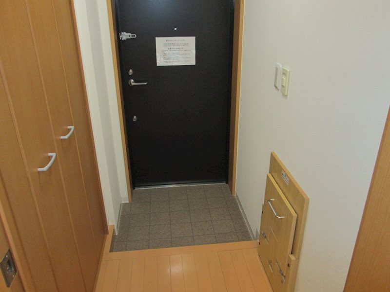 プレザントヒル緑園 玄関