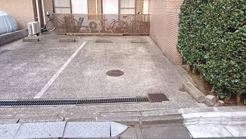 ビューラー八成山駐車場 玄関