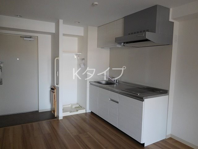 リリィパワーズレジデンス上大岡【D棟】 リビング