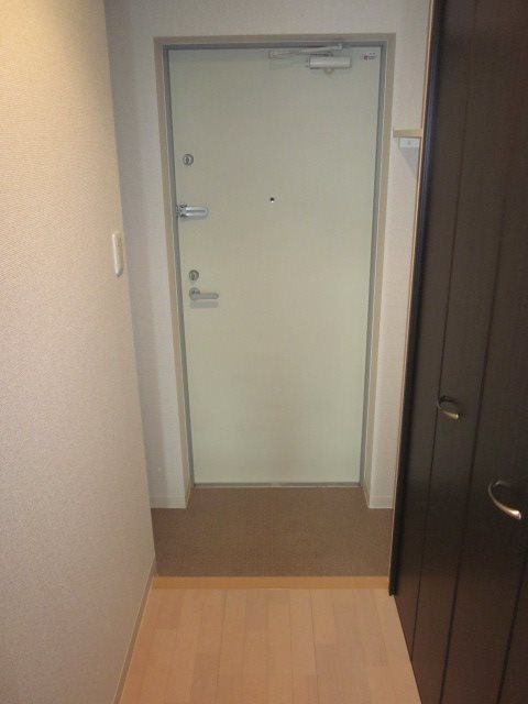 クール高田    玄関