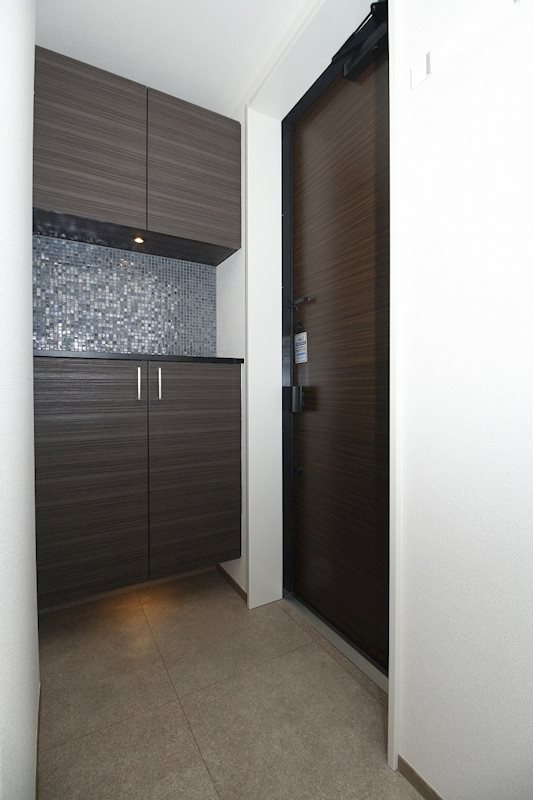 エルミタージュクール 玄関