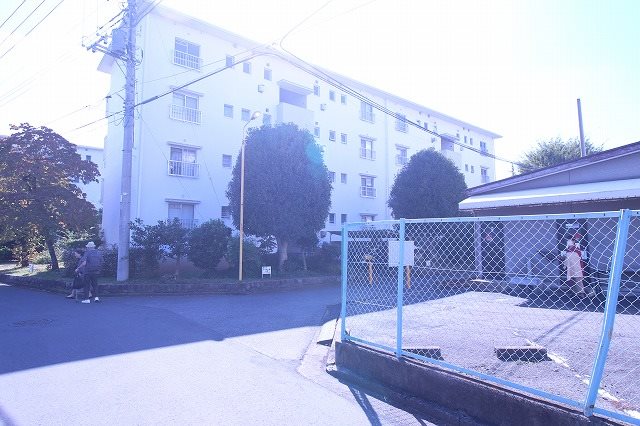 上尾根貝戸団地　9号棟 その他外観2