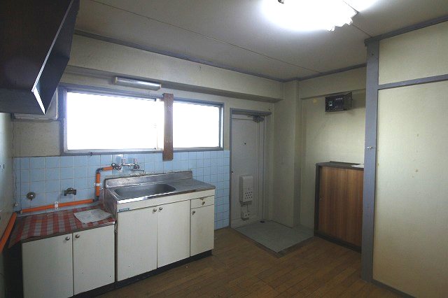 末広ビル 玄関