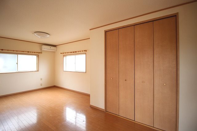 大成4丁目戸建 ベッドルーム