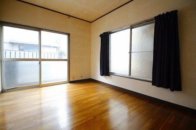 新中里貸家 ベランダ