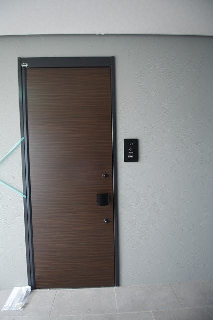 エルデさいたま新都心 玄関