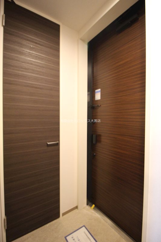 エルデさいたま新都心 玄関