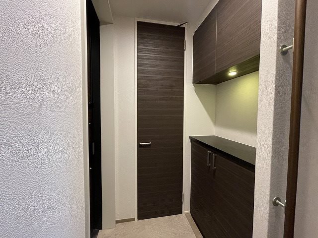 エルデさいたま新都心 玄関