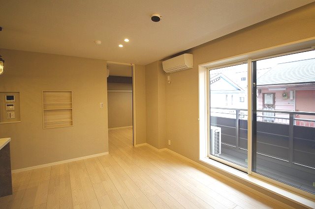 ミリュープラス本町東 リビング