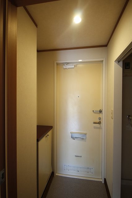 グランドハイツ光B 玄関