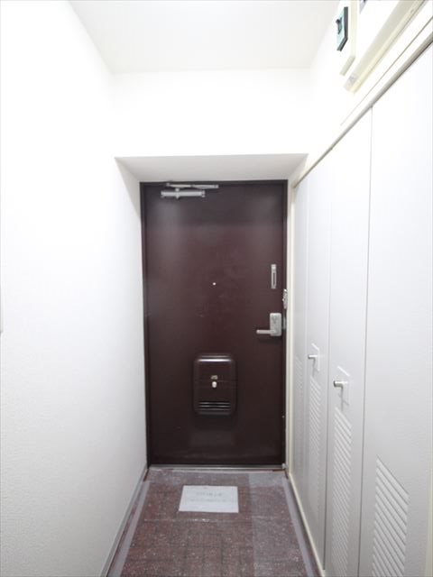 シャトーモンテーニュ大宮 玄関