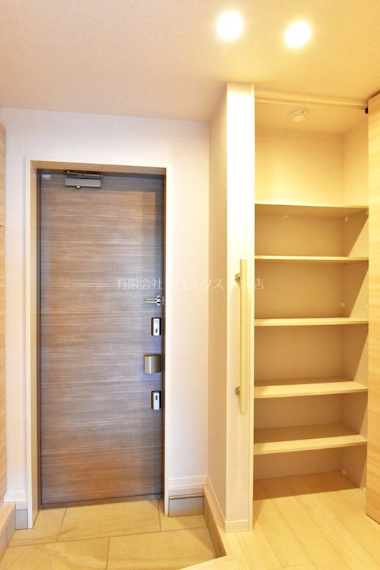 シャルマン　レジデンス 玄関