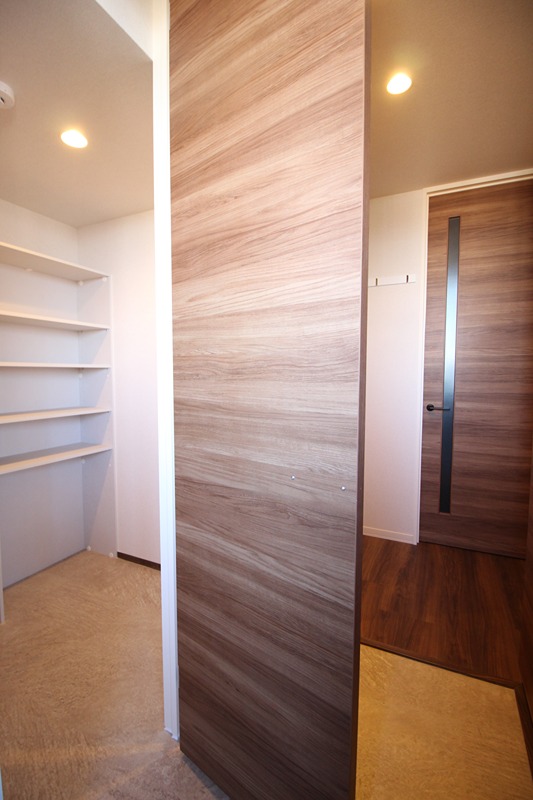 アルフラット西大宮 玄関