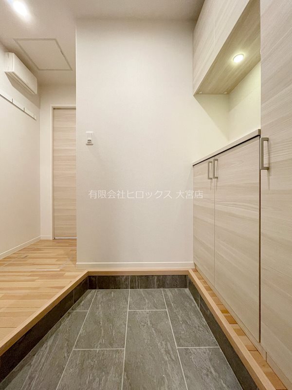 ロベリア西大宮 玄関