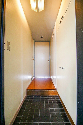 プチボワ館 玄関