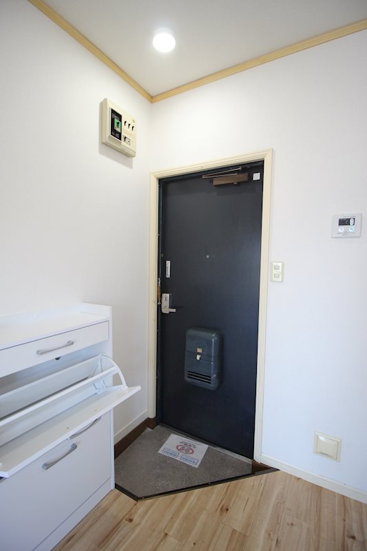 ラプティーハイム 玄関