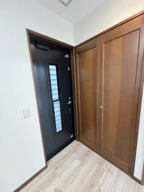 浦和仲町戸建 玄関