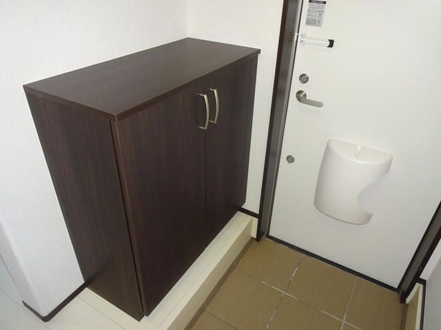 レジデンシア浦和皇山町 玄関