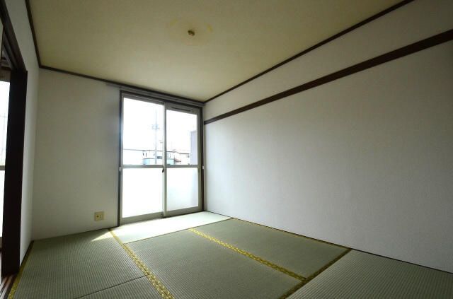 グランハイム小熊 玄関