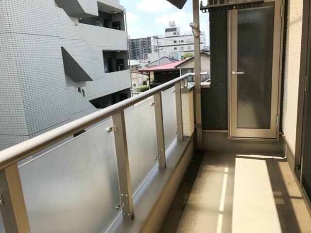 新中里戸建 ベランダ