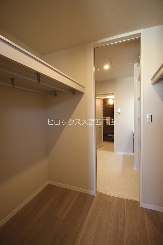 シャトー　ワイエス 収納