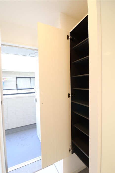 バレンティア 玄関