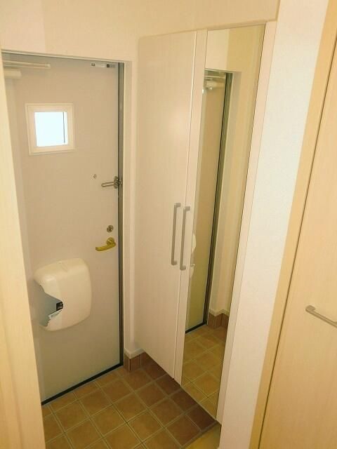 メゾン・ドゥ・シャルマン 玄関