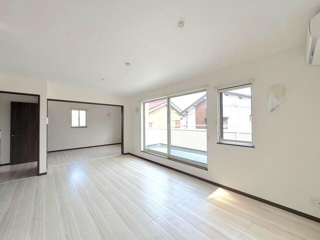 上尾市泉台２丁目　貸戸建て リビング