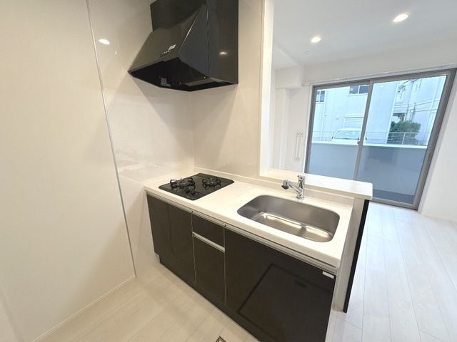 Luminous coat キッチン