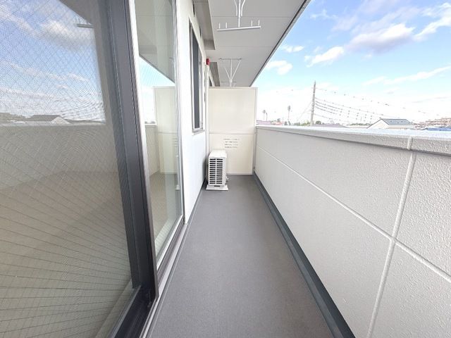 Luminous coat ベランダ