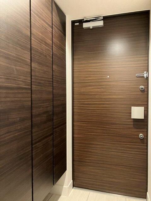 プレミスト大宮Ｔｅｒｍｉｎａｌ　Ｍａｒｋｓ 玄関