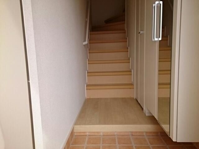 アリエッティＢ棟 玄関