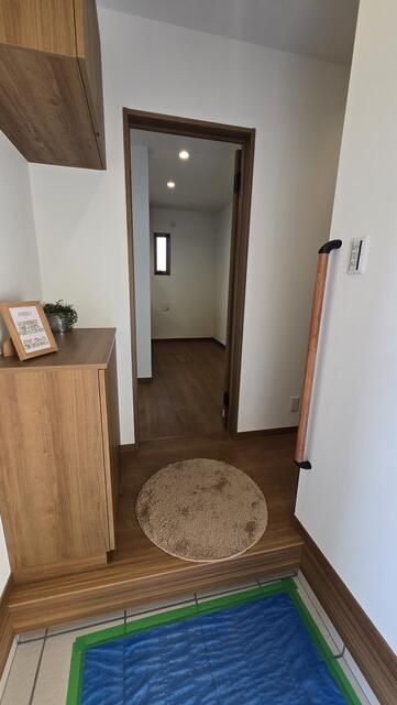 エナ　クレール 玄関