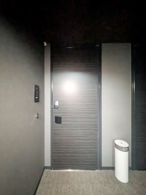 ノエル盆栽陸橋 玄関