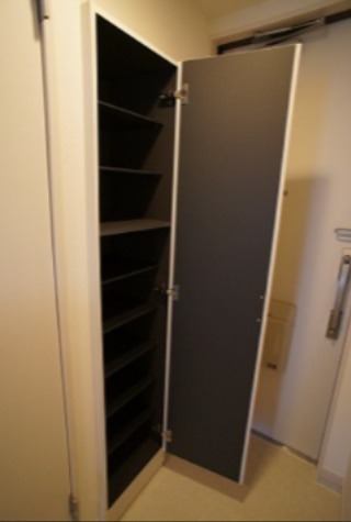 リブリ・カシオペアⅡ 玄関