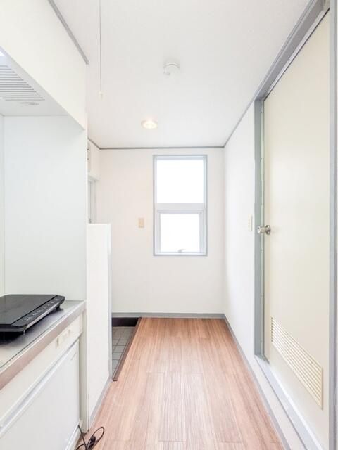 ラデヴィーナ日進 玄関